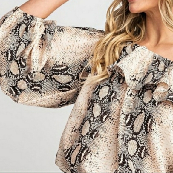 **HP** Snakeskin Off The Shoulder Top - Picture 3 of 7